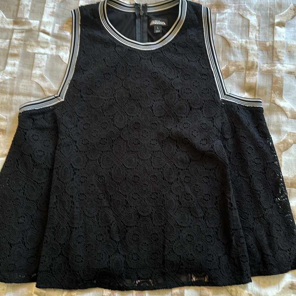 Project Runway lined lace top.
